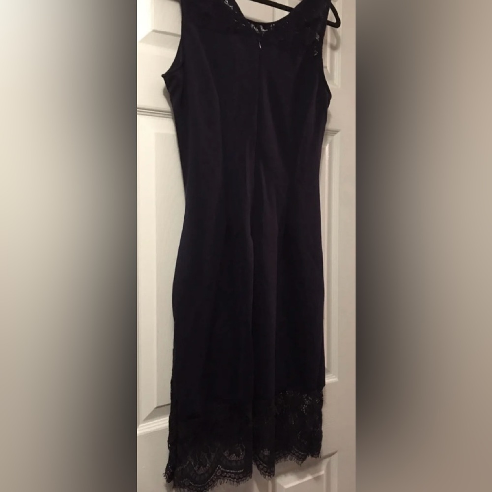 Pretty Sleeveless Lace-Trimmed Navy Blue Dress